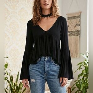 Altar’d State Women’s Black Top Size Small Oversized